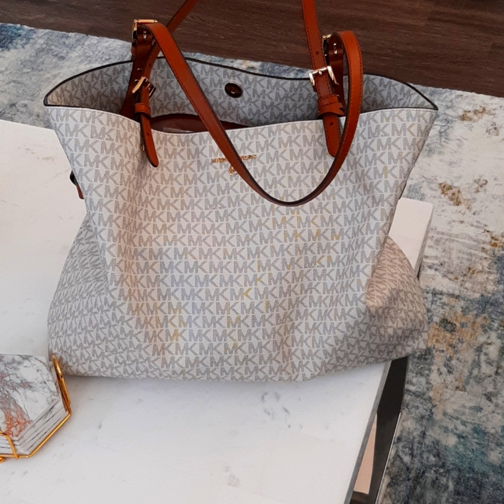 Michael kors women's handbag
